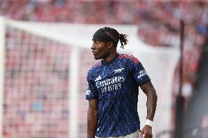 TA:考虑到蒂尔曼的上身与马杜埃凯的脚有接触,点球争议小了很多 - 资讯配图