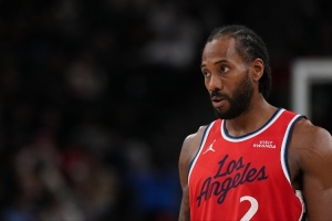 解说：伦纳德赛季最佳阵容保二争一？今天他打得森林狼不能自理 - 资讯配图