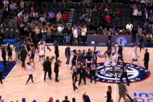 冷静！马瑟林和里德赛后因比赛用球归属发生争执 险酿大规模冲突 - 资讯配图