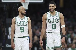 强强对决！明日绿军客战雷霆 塔图姆与德里克·怀特出战成疑 - 资讯配图