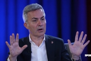 丰特:我经济独立不需要靠巴萨生活,不会利用俱乐部中饱私囊 - 资讯配图