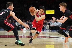 河村勇辉：学英语不容易 但我进步挺快 因为我尽量多和队友交流 - 资讯配图