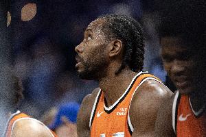 被打服！狼记：联盟现在还有谁比伦纳德打得更好吗？他简直是机器 - 资讯配图