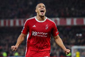 英媒:曼联关注诺丁汉森林中卫穆里略,考虑降薪续约马奎尔 - 资讯配图