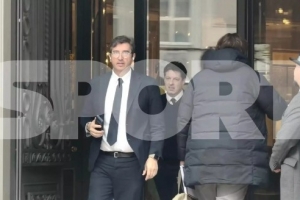 每体:丰特团队正与曼城谈判,为巴萨争取哈兰德优先购买权 - 资讯配图