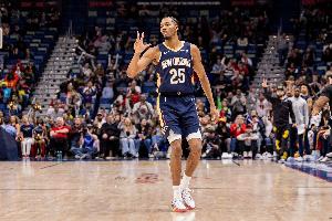 球队真核？墨菲打满首节5中4高效拿下14分2篮板 - 资讯配图