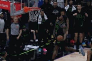 必须50分！米西飞天大帽 锡安反击面对空篮抡圆了大风车暴扣 - 资讯配图