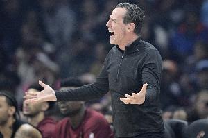 阿特金森：魔术在禁区24中20还有37次罚球 我们这种防守不可能赢 - 资讯配图