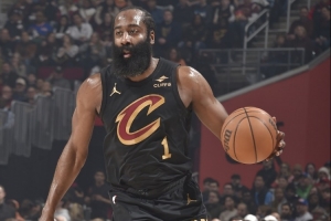 哈登:我们在禁区没给魔术任何抵抗 魔术篮下命中率高得离谱 - 资讯配图