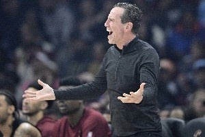 狂丢128分！骑士防守体系面临崩溃 季后赛首轮若遇魔术则前景堪忧 - 资讯配图