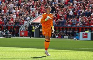 科瓦尔:我在滕哈赫执教勒沃库森前就决定离队,离开前都没见过他 - 资讯配图