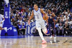 骑士魔术裁判报告:两次漏判各获利1次 漏吹梅里尔打手&贝恩走步 - 资讯配图