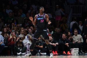 福克斯:我告诉热巴&他保持NBA单场得分纪录 张伯伦的100分没证据 - 资讯配图