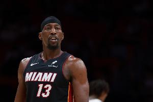 上一场累坏了?阿德巴约半场出战17分钟 9中3&三分2中0仅拿6分 - 资讯配图