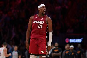 阿德巴约83分罚球太多？哈队：这得怪奇才 三人包夹都防不住咋办? - 资讯配图