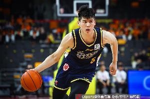 媒体人：陈家政&王洪泽逐渐边缘化 广东总用最不擅长阵容或打法 - 资讯配图