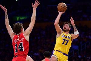 炸❤️东契奇赛季新高51分+10板9助 9记三分破湖人生涯纪录 - 资讯配图