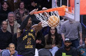 6前板化身统治者!艾顿半场10投8中 拿下16分8篮板&正负值+12 - 资讯配图