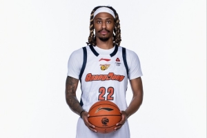 媒体人：广东精神面貌和上场截然不同 麦考尔需更多磨合&身体恢复 - 资讯配图