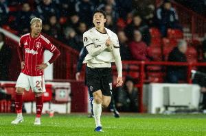 涅槃归来!28岁曹圭成欧联制胜爆冷森林 术后感染暴瘦28斤伤缺1年 - 资讯配图