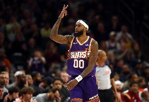 罗伊斯·奥尼尔:当我们空间拉开时 对手很难防住布克&杰伦·格林 - 资讯配图