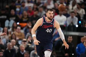 太阳主帅:祖巴茨是极具威胁的传球手和低位得分手 我们会包夹他 - 资讯配图