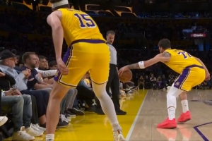 火眼金睛！东契奇抢球出界给公牛球 雷迪克挑战成功拿回球权 - 资讯配图