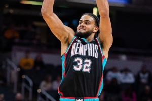 奈何能力有限！吕佩尔出场全队时间最多38分钟 拿到13分7板2助 - 资讯配图