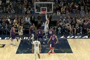 空中轰炸！汤普森送抛传 祖巴茨空接暴扣拿到步行者生涯首分 - 资讯配图