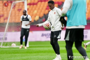 奋进·2026｜辽宁铁人楠波湾队赛前热身图片！ - 资讯配图