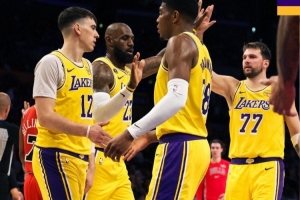 水银泻地!本场湖人全队轰下142分 创赛季第二高分 - 资讯配图