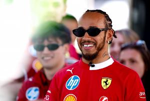 汉密尔顿：我在九寨沟度过了非常棒的时光，下次想去张掖七彩丹霞 - 资讯配图