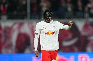 法尔克:因价格拜仁不再优先考虑扬·迪奥曼德 签沙德的费用也很高 - 资讯配图