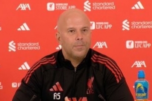 斯洛特：不能仅凭首回合就说英超不行，但我没想到曼城会0-3皇马 - 资讯配图