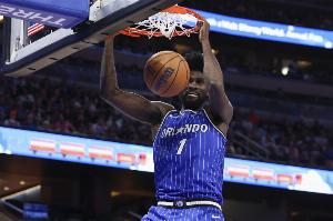 魔术官方:艾萨克遭遇左膝扭伤 何时复出将取决于对治疗的反应 - 资讯配图