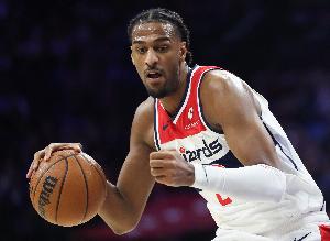 让他抡啊！萨尔12中6拿下16分4板2断5帽 末节&加时不给打 - 资讯配图