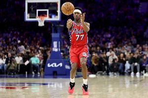 你得支棱起来！埃奇库姆半场毫无状态 8投仅1中&三分3中0 - 资讯配图