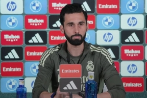 阿韦洛亚:相信姆巴佩会出征曼城 我不会被外界赞誉冲昏头脑 - 资讯配图