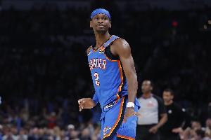 记者:SGA遭夹击选择信任队友 雷霆绿军都证明自己是联盟顶级球队 - 资讯配图