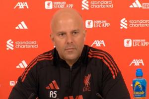 斯洛特:利物浦未来依旧光明 球员都在进步 有些问题适合队内沟通 - 资讯配图