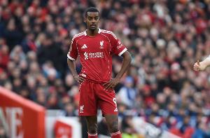 斯洛特：说过150次伊萨克缺席影响很大，他是我们最重要的引援 - 资讯配图