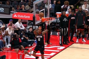 后面被补进！穆雷断球反击被小史密斯干扰球 火箭挑战失败 - 资讯配图