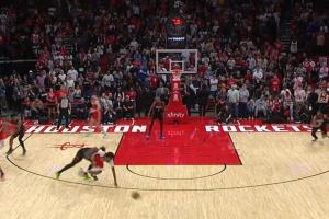 这是什么？锡安边线球直接发给空气失误 琼斯拼命救球但摔倒了 - 资讯配图