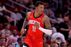 精神属性拉满！小贾巴里血染赛场得16分5板3助 关键三分奠定逆转 - 资讯配图