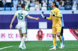 京媒：出于对伤病的评估，国安保险起见未让侯森在本轮报名 - 资讯配图