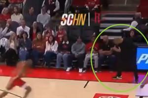 夸张！谢泼德登场14秒丢球 乌度卡弯腰捂脸失望至极！ - 资讯配图