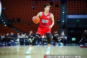 媒体人：20多岁的小崔用了14个月康复 艾伦康复必然是漫长的过程 - 资讯配图