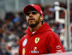 汉密尔顿:中国车迷实在太棒了,每次来这里都能感受到大家的热情 - 资讯配图