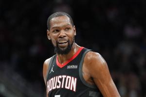 死神在休斯敦降临！火箭主场险胜鹈鹕 超越湖人重返西部第三 - 资讯配图