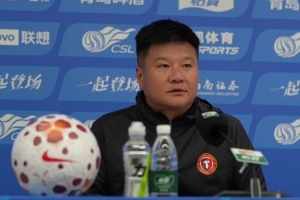 中超第2轮赛后新闻发布会上,主教练李金羽对本场比赛进行了总结 - 资讯配图